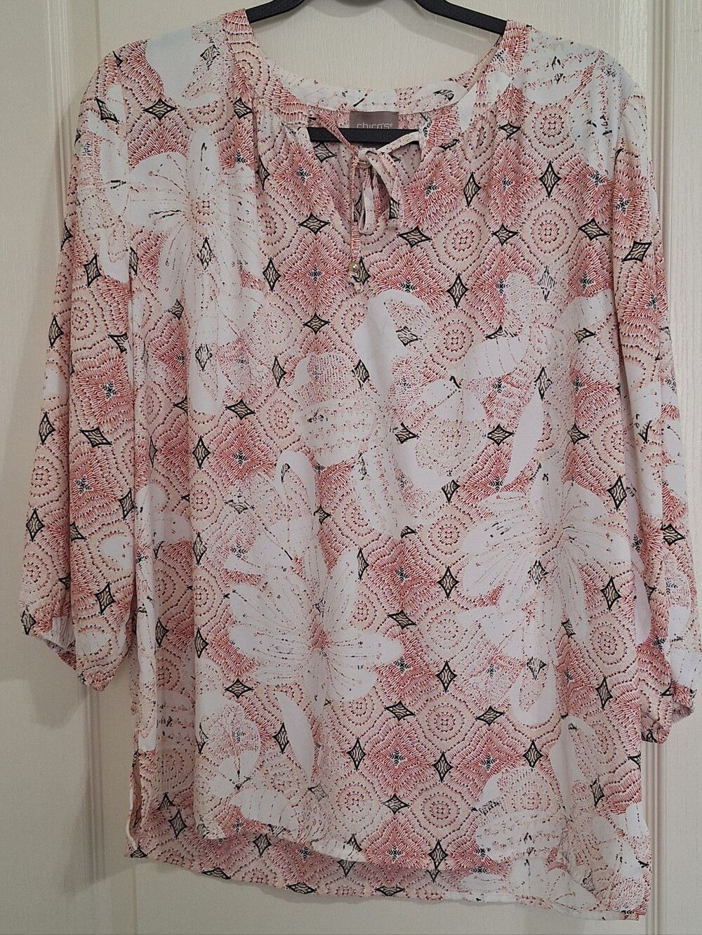 Chico's Size1(Medium) Pink Floral Tie-Neck Blouse 3/4 Sleeve Cottagecore Paisley